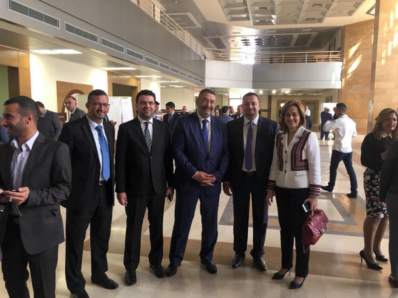 Depositphotos_3381924_original